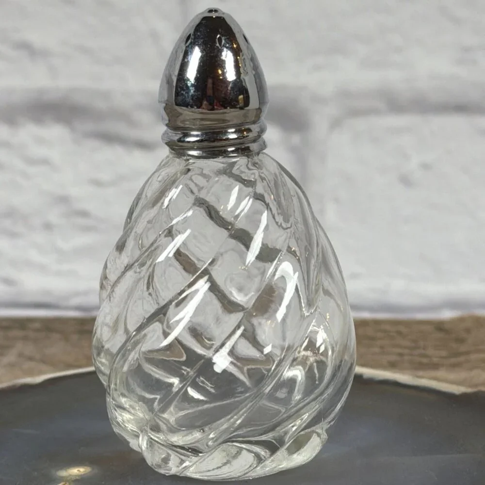 Set Of 4 Clear Glass I Rice Swirl Salt Pepper Mini Shakers Japan 1950s Vintage - Picture 2 of 13